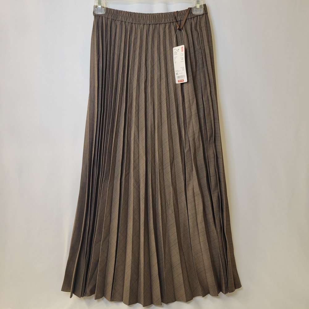 Set Of 2 Acordian Pleated Long Brown And Black Skirts